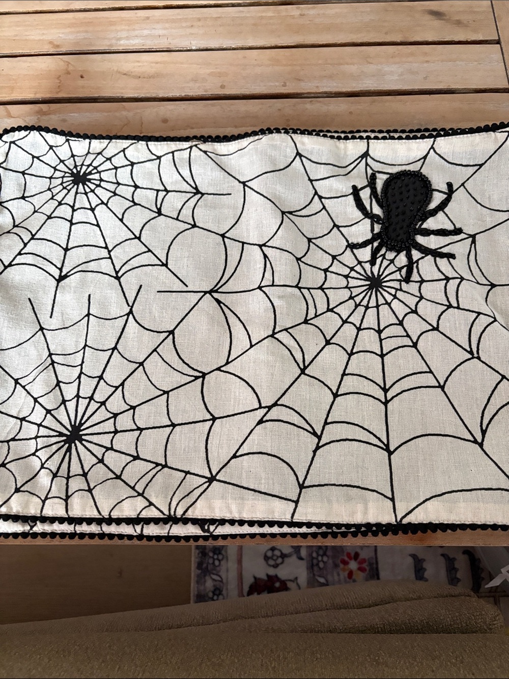 🐱 DOMAIN Halloween spider-web theme placemats x 6